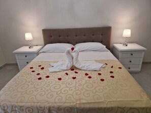Classic-Vierbettzimmer | Schreibtisch, Verdunkelungsvorhänge, schallisolierte Zimmer