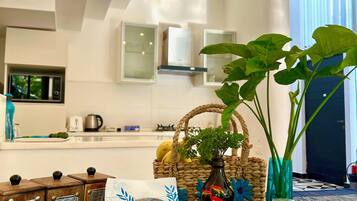 Mikrovågsugn, ugn och spishäll