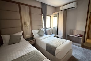 Double Room | Desk, free WiFi