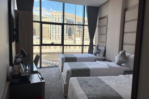 Standard-Dreibettzimmer | Schreibtisch, kostenloses WLAN