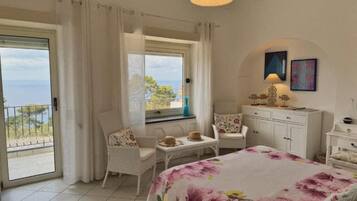 Coffres-forts dans les chambres, rideaux occultants