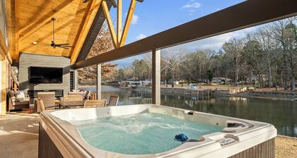 Lakefront 4BR on Lake Hamilton, Dock, Hot Tub, Game Room, Sleeps 10