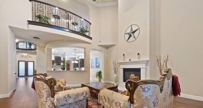 Relaxing Retreat w/ Pool in Venus