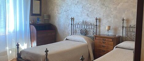 7 bedrooms, iron/ironing board, WiFi, bed sheets