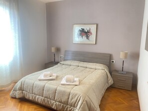 7 makuuhuonetta, silitysrauta/-lauta, Wi-Fi, vuodevaatteet