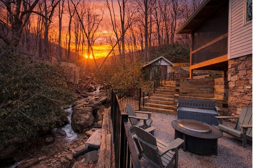 New! Private Waterfall! King Suite~Pet Friendly