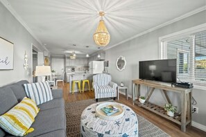 TV - A Place At The Beach IV 132- 2BR/2BA- Outdoor pool (Myrtle Beach)