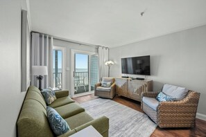TV - Oceanfront 3BR In Shore Drive- Pelicans Landing 402 (Myrtle Beach)