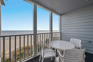 Outdoor dining - Oceanfront 3BR In Shore Drive- Pelicans Landing 402 (Myrtle Beach)