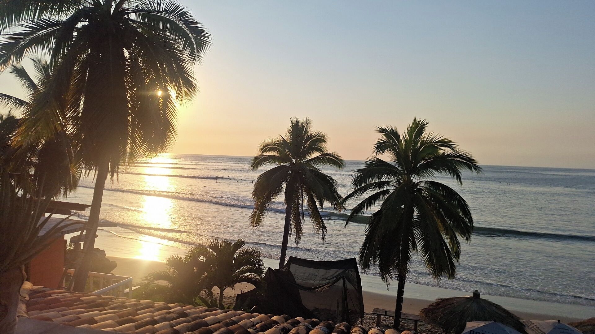 Habitación básica, balcón, vista a la playa | Playa | En la playa 