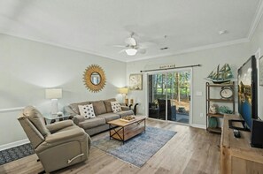 TV - Barefoot Willowbend 113- 2 Bedrooms- Pool (North Myrtle Beach)
