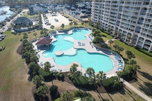 Outdoor pool - Barefoot Willowbend 113- 2 Bedrooms- Pool (North Myrtle Beach)