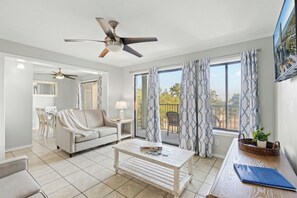 TV - 2BR/2BA- Pools- Myrtle Beach Seabreeze 329 (Myrtle Beach)