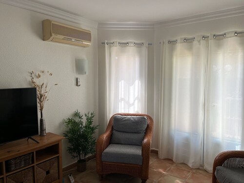 A charming townhouse in a pleasant, family-friendly neighborhood
