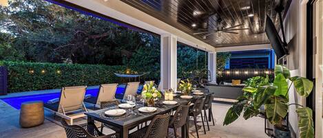 Outdoor dining