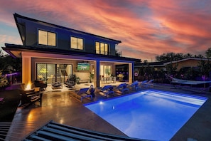 Outdoor pool, a heated pool - Casa Monstera | Heated Saltwater Pool | Game Room | Golf (Fort Lauderdale)