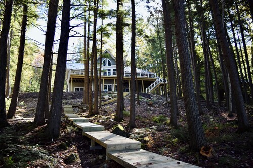 Loon Lodge on Locke Pond:  Relax, Recharge and Explore