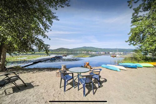 Lakeviews and 90' of beach access