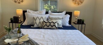 Lakeviews and 90' of beach access