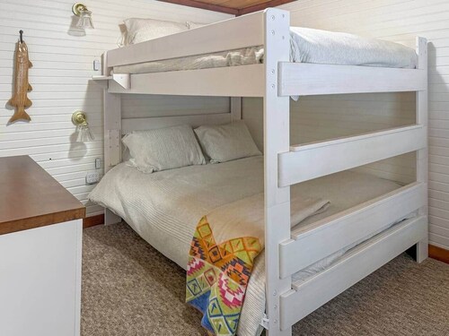 Ultimate Hayward Trailhead Cabin