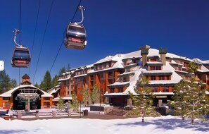 Exterior - Cozy and Enchanting 2-bedroom Resort in Picturesque South Lake Tahoe. (South Lake Tahoe)