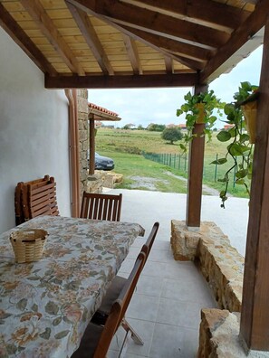 Outdoor dining - Nordés - Rural house in Lastres between the sea and the mountains (Luces)