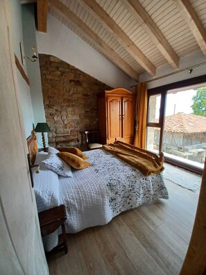 2 bedrooms, iron/ironing board, WiFi, bed sheets - Nordés - Rural house in Lastres between the sea and the mountains (Luces)