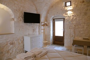 1 bedroom, WiFi - Prima Stella - Campanile Inn 
Comfortable room in historic building -Locorotondo (Locorotondo)
