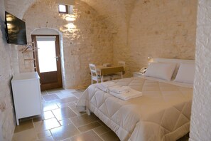 1 bedroom, WiFi - Prima Stella - Campanile Inn 
Comfortable room in historic building -Locorotondo (Locorotondo)