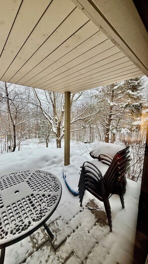 Property grounds - Walk to Village & Slopes | Cozy Tremblant Condo (Mont-Tremblant)