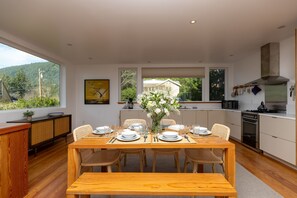 Dining - The Larch Lodge at Neahkahnie Mountain & Beach (Nehalem)
