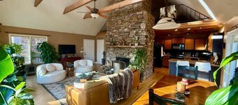 Unique Rustic Mountain Chalet with Hot Tub