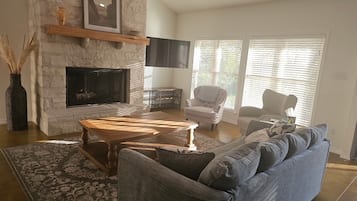 Smart TV, music library