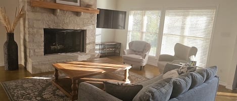 Smart TV, music library