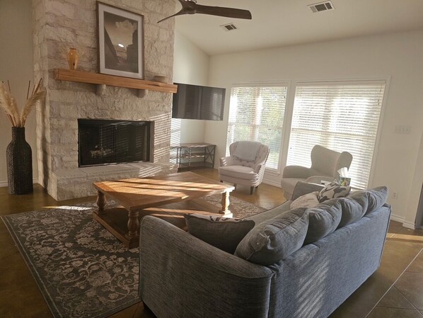 Smart-TV og musikkbibliotek