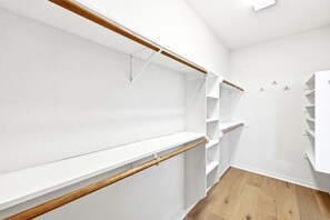 Interior - 3-bedroom west Austin house in charming Bee Cave with cool AC and epic views! (Bee Cave)