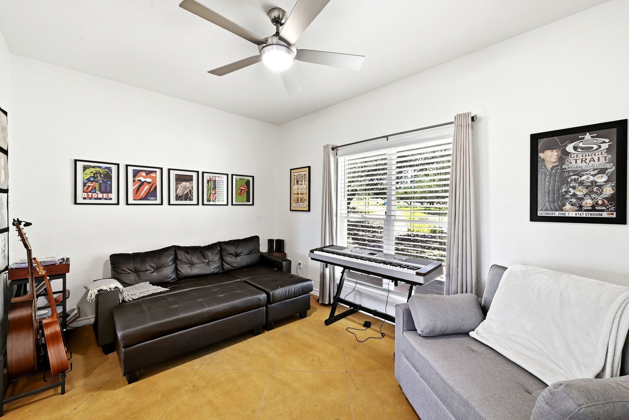 Smart TV, music library