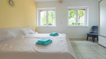 2 chambres, lit parapluie, Wi-Fi gratuit, draps fournis