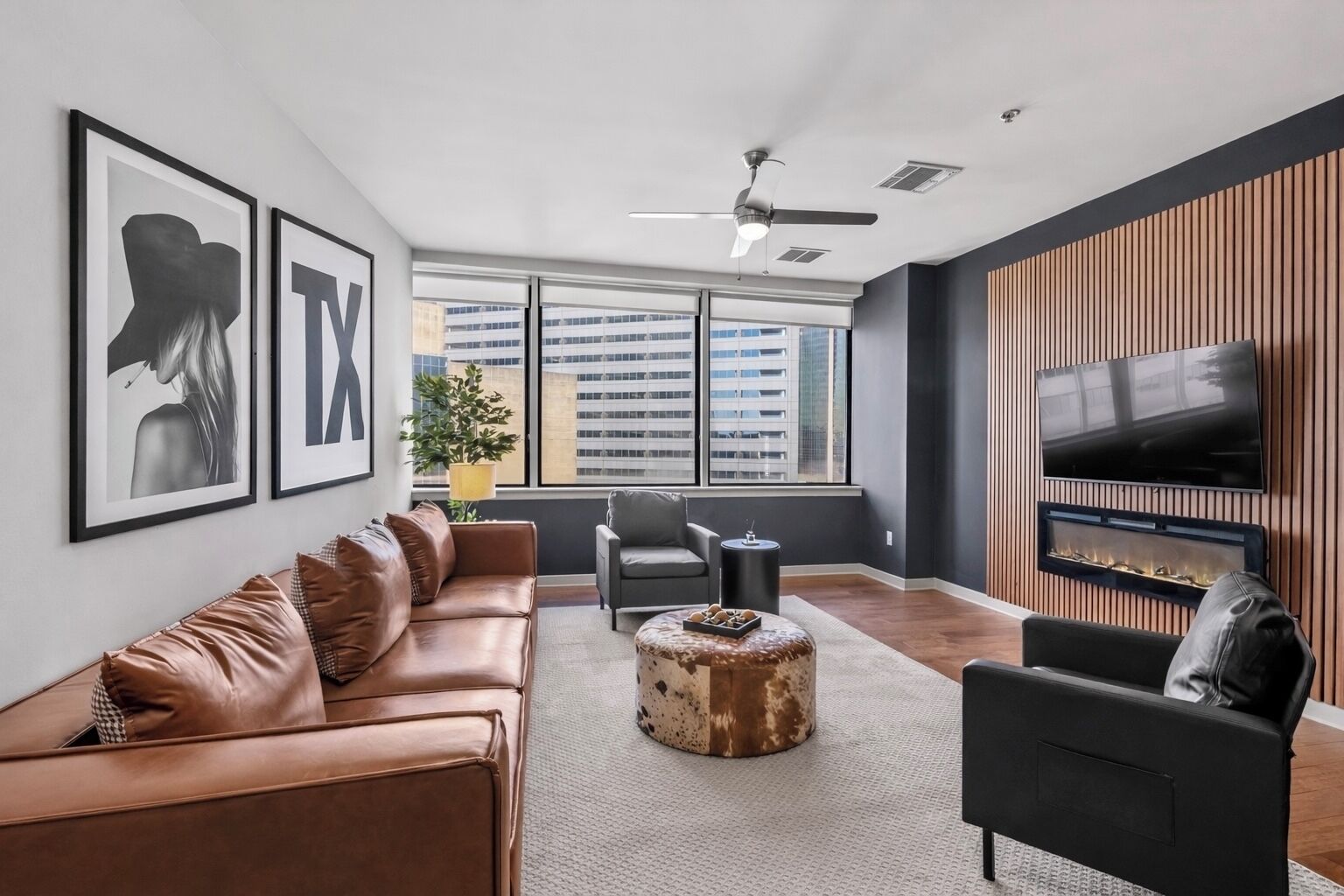 Smart TV, fireplace