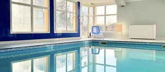 Beaune Green Lodge - Apartment in a residence with sauna and swimming pool -