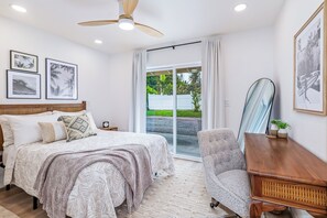 2 bedrooms, desk, iron/ironing board, travel cot - Sunrise Ohana- 2-bedroom in beautiful Keaau w/AC & Laundry! 1 block to ocean! (Keaau)