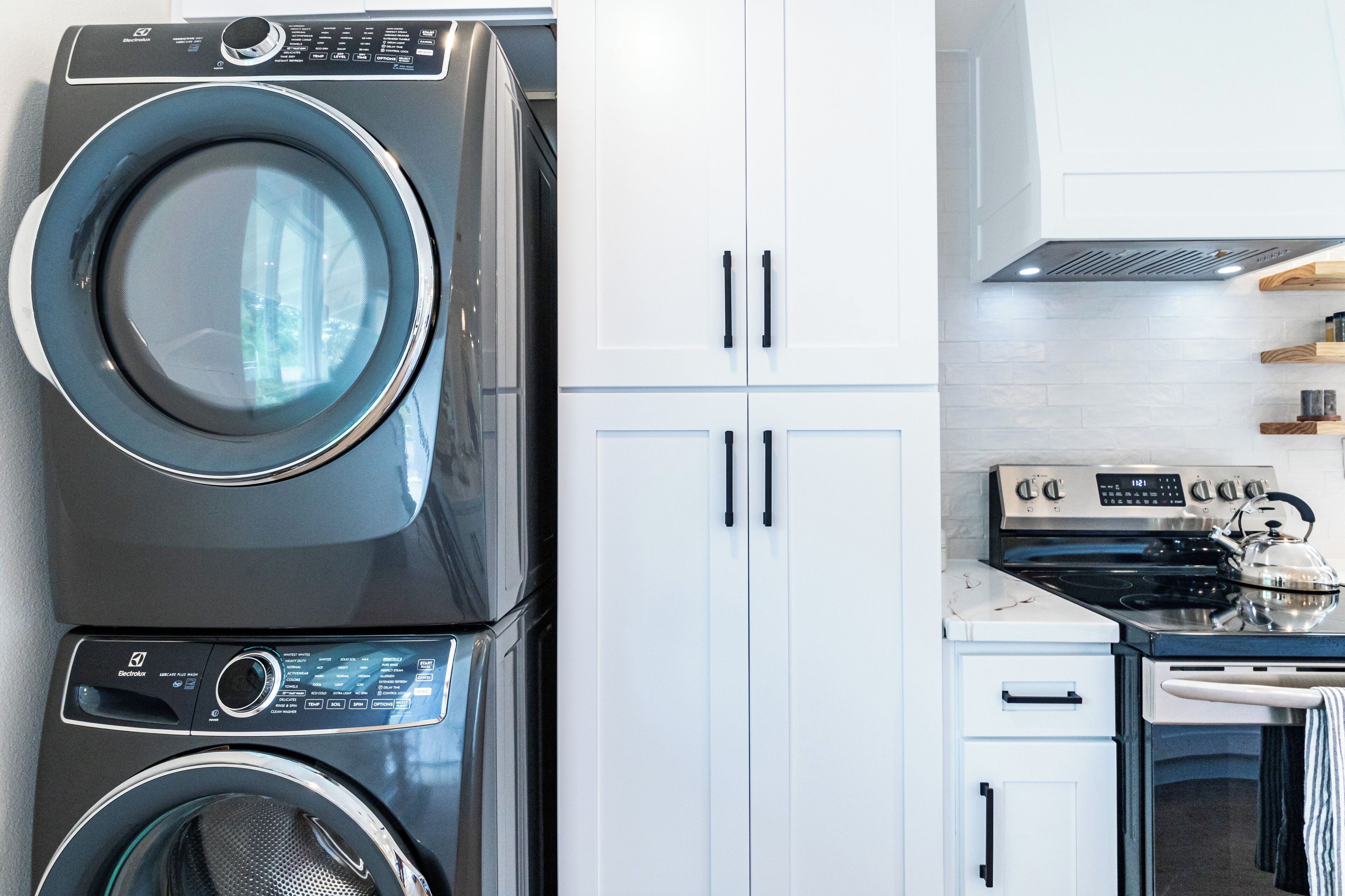 冰箱、微波炉、烤箱、炉灶