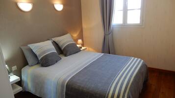 Fer et planche Ă repasser, Wi-Fi, draps fournis