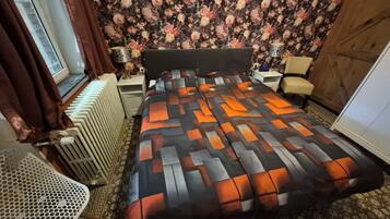 7 chambres, bureau, accès au Wi-Fi (inclus), literie fournie