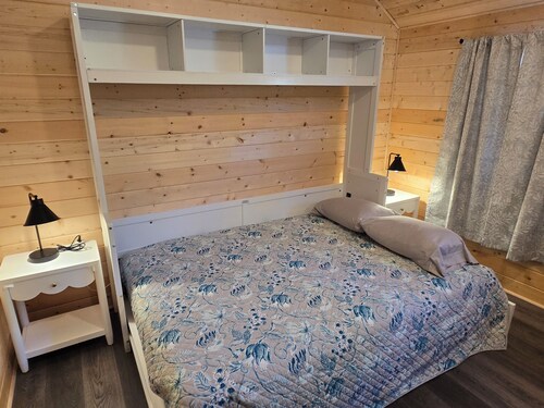 Cozy 1-bedroom cabin minutes from Lake Anna / Mineral, VA with AC & Heat