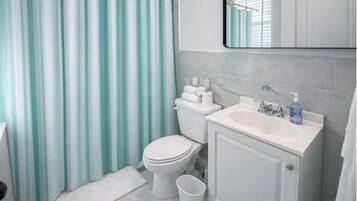 Studio | Bathroom