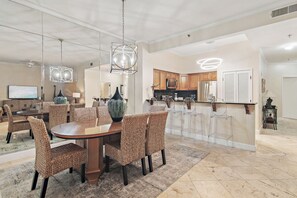 Dining - 2BD/2BTH Penthouse - Beachfront BLDG Panoramic View - Tides 1511 (Miramar Beach)