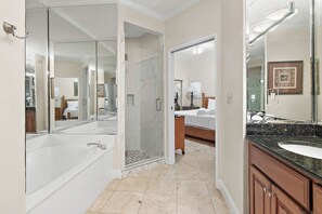 Shower, towels - 2BD/2BTH Penthouse - Beachfront BLDG Panoramic View - Tides 1511 (Miramar Beach)