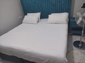 1 sovrum, strykjärn/strykbräda, wi-fi och sängkläder
