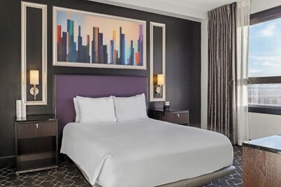 Luxury 1 bedroom, living room and kitchen hotel suite in beautiful San Francisco